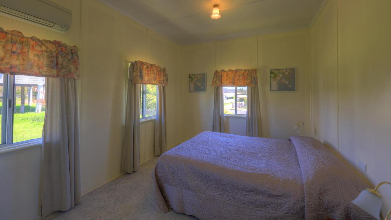 The Vines Motel & Cottages Stanthorpe Exterior photo