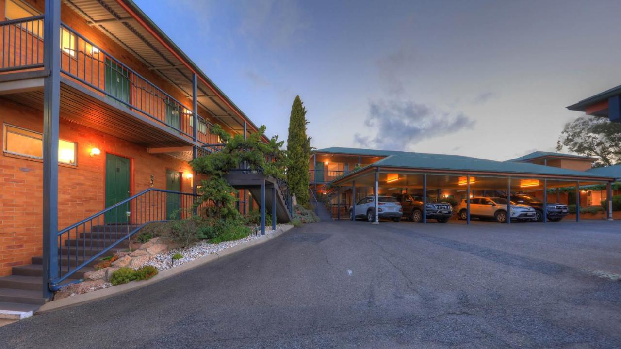 The Vines Motel & Cottages Stanthorpe Exterior photo