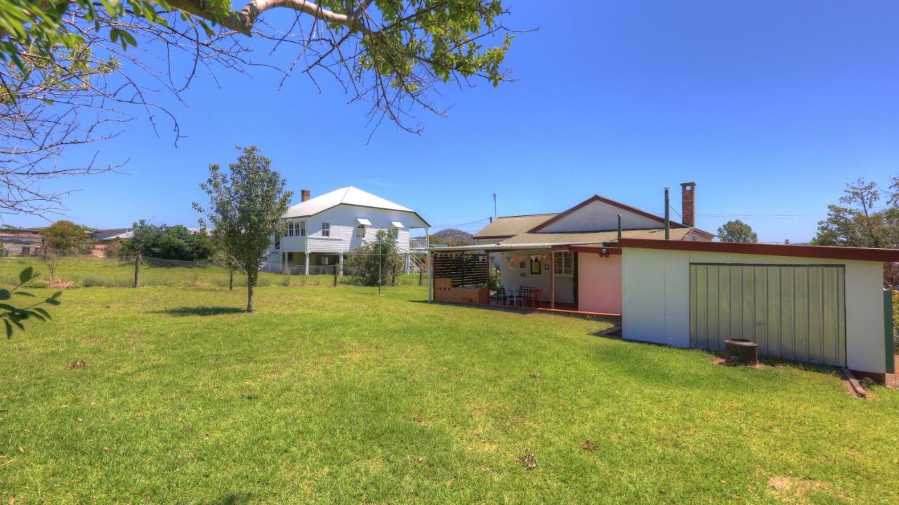 The Vines Motel & Cottages Stanthorpe Exterior photo